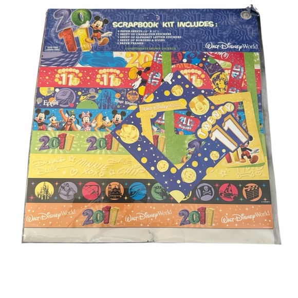 DISNEYLAND RESORT Scrapbooking Kit -2011 NEW - Picture 1 of 2
